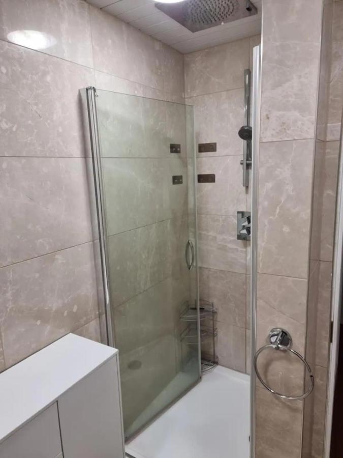 Homely 3 Bedroom In The Heart Of Appartement