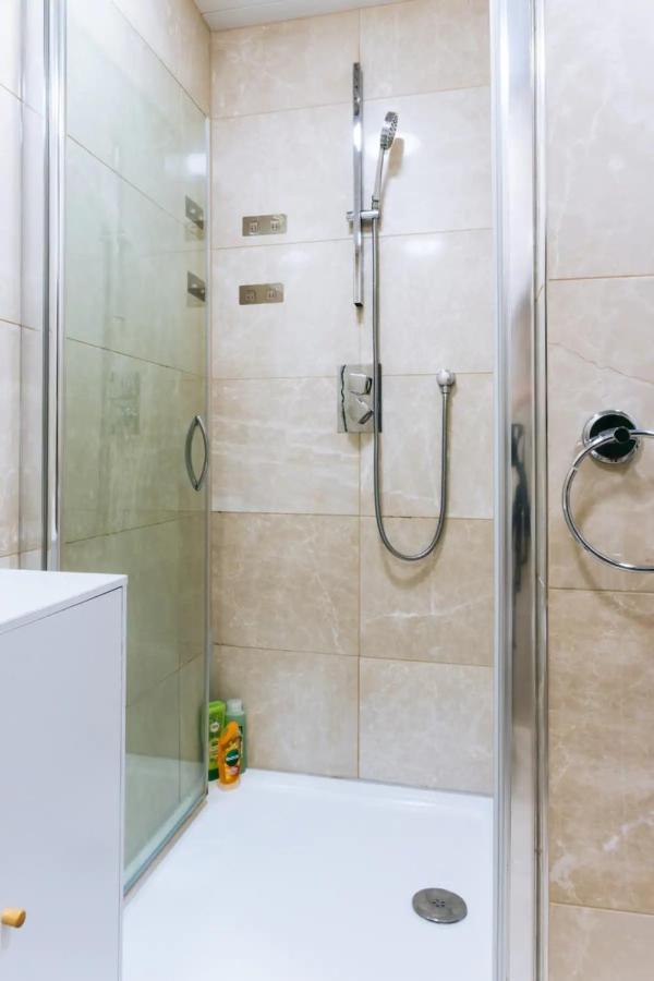 Homely 3 Bedroom In The Heart Of Appartement