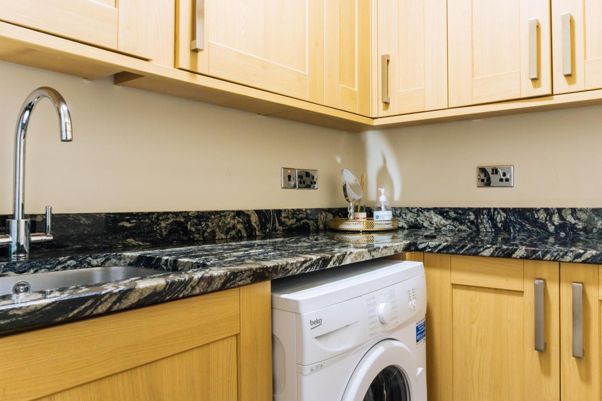 Homely 3 Bedroom In The Heart Of Appartement