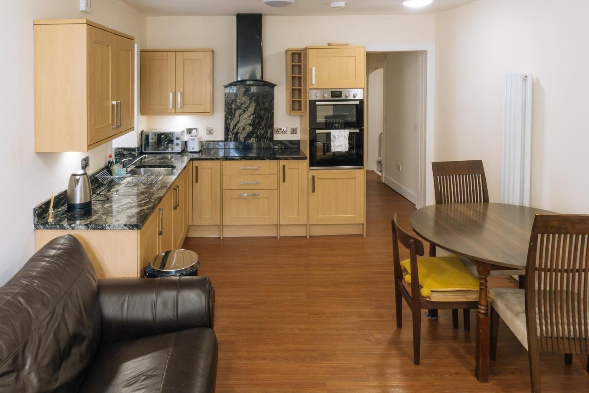 Homely 3 Bedroom In The Heart Of Édimbourg